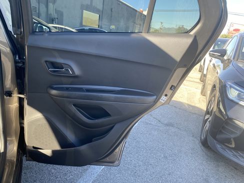 Used 2022 Chevrolet Trax LT w/ Driver Confidence Package image 20