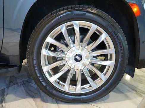 Used 2021 Cadillac Escalade Premium Luxury w/ Performance Package AWD/4WD image 37