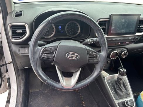 Used 2021 Hyundai Venue SEL w/ Cargo Package FWD image 12