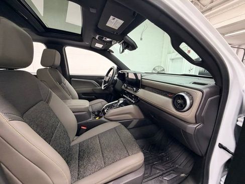 Certified 2024 Chevrolet Colorado ZR2 w/ Technology Package image 33