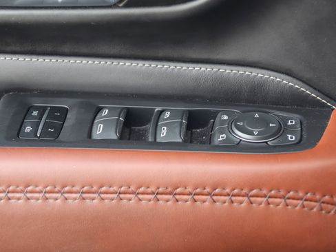 Used 2023 GMC Yukon XL Denali Ultimate image 13