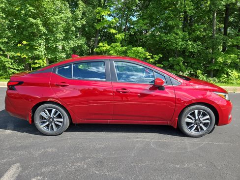 New 2025 Nissan Versa SV w/ Trunk Package image 2