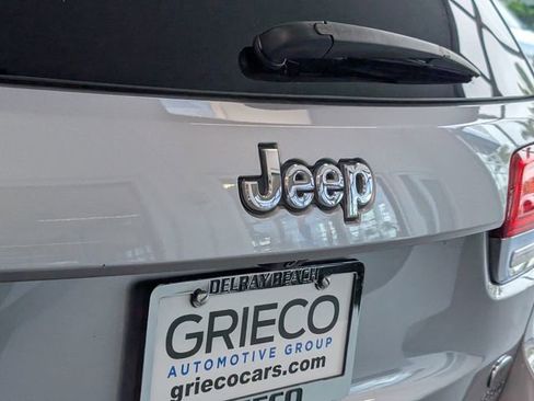 Used 2014 Jeep Grand Cherokee Overland w/ Advanced Technology Group image 11