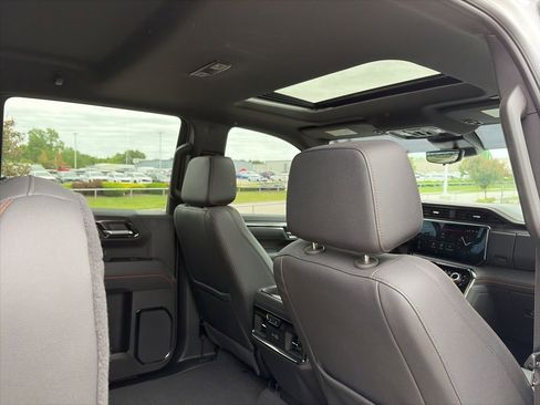 Used 2025 GMC Sierra 1500 AT4 w/ AT4 Premium Package AWD/4WD image 49