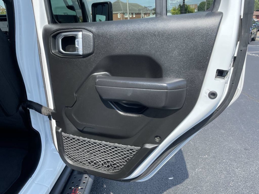 Used 2023 Jeep Wrangler Unlimited Rubicon AWD/4WD image 22