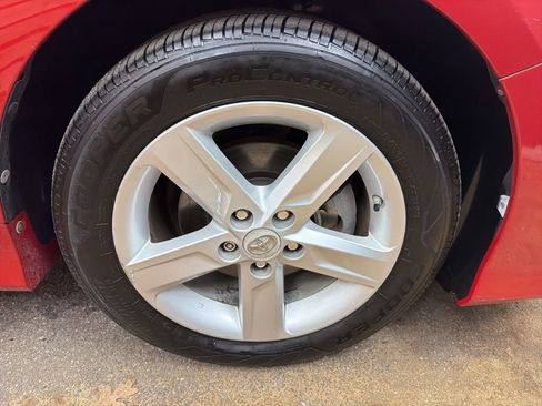 Used 2013 Toyota Camry SE image 30