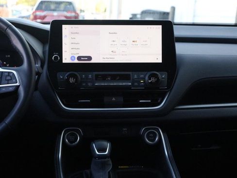 Certified 2025 Toyota Grand Highlander AWD image 26