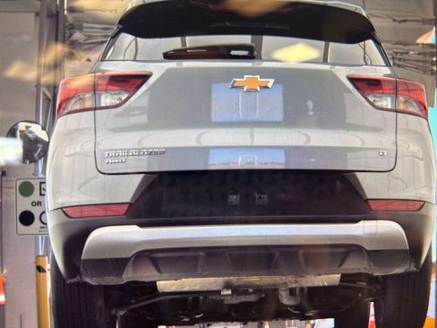 Used 2025 Chevrolet TrailBlazer LT AWD/4WD image 10