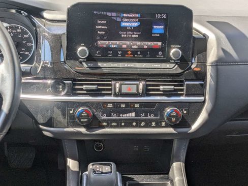 Used 2025 Nissan Pathfinder SV FWD image 20