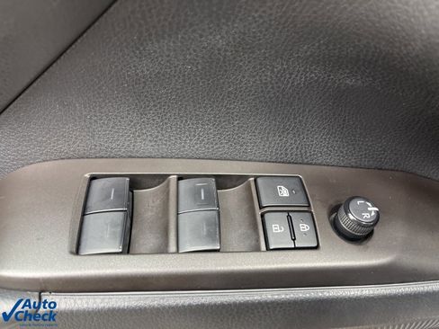 Used 2022 Toyota Camry SE image 18