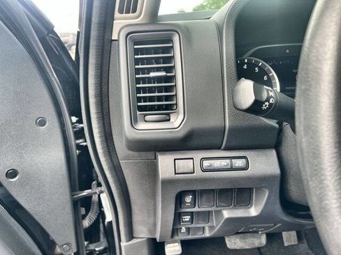 Used 2022 Nissan Frontier S w/ Technology Package RWD image 17