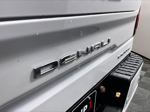 Used 2023 GMC Sierra 1500 Denali Ultimate image 9