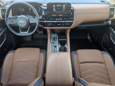 Used 2025 Nissan Pathfinder Platinum w/ Cargo Package FWD image 5