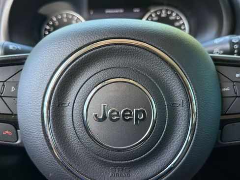 Used 2022 Jeep Renegade Trailhawk w/ Trailer Tow Group AWD/4WD image 28
