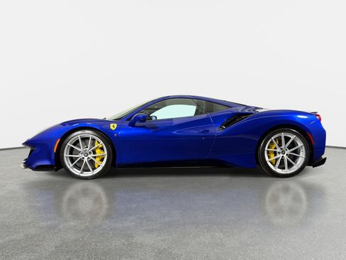 Used 2020 Ferrari 488 Pista Coupe RWD image 15