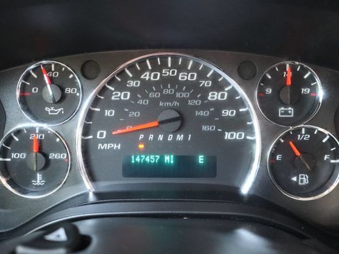 Used 2018 Chevrolet Express 2500 Extended RWD image 30