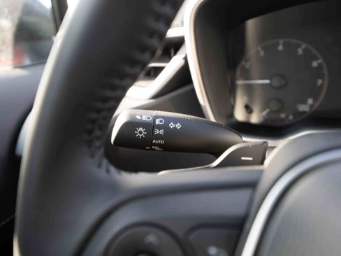 Used 2025 Toyota Corolla SE w/ SE Package image 13