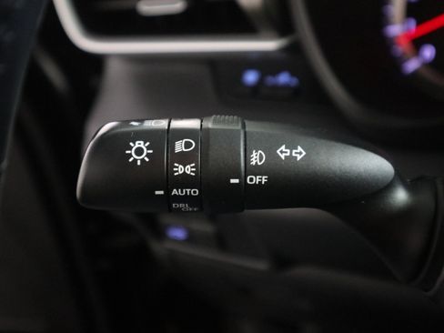 Used 2020 Toyota Highlander LE image 31