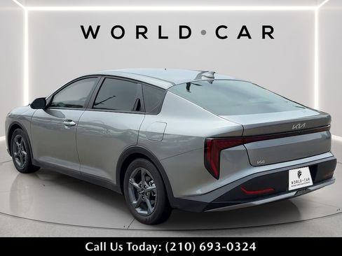 Used 2025 Kia K4 FWD image 5