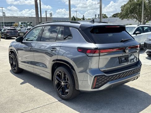 New 2026 Volkswagen Tiguan SE R-Line FWD image 6
