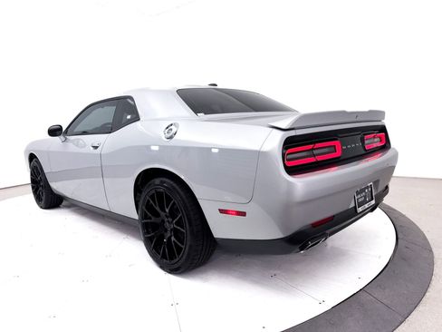 Used 2019 Dodge Challenger SXT RWD image 15