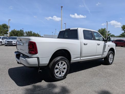 New 2026 RAM 2500 Laramie AWD/4WD image 3