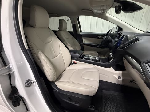 Used 2022 Ford Edge Titanium AWD/4WD image 13