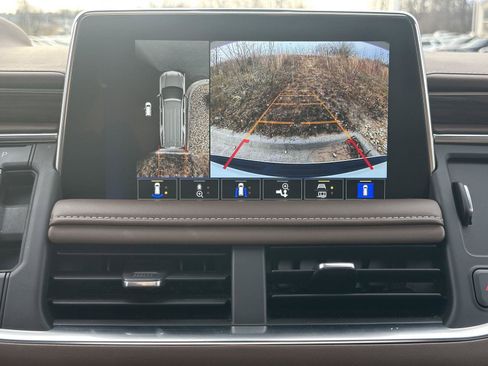 Used 2022 Chevrolet Suburban High Country image 21