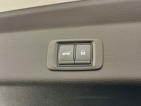 Used 2025 Mitsubishi Outlander SE AWD/4WD image 32