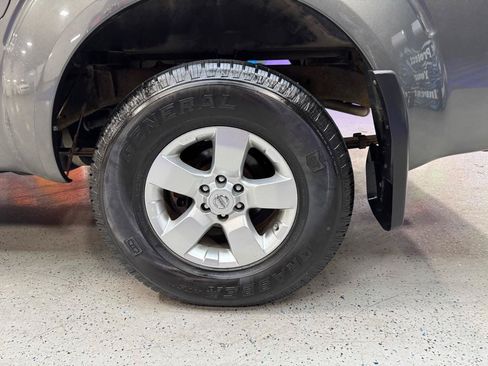 Used 2009 Nissan Frontier SE w/ SE Value Truck Pkg AWD/4WD image 22