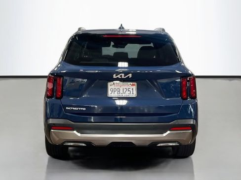 Certified 2024 Kia Sorento S w/ Panoramic Sunroof Package FWD image 6