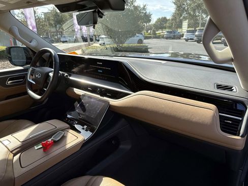 Certified 2025 INFINITI QX80 Sensory image 15