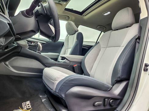 Certified 2025 Subaru Outback Premium w/ Popular Package #1A image 7