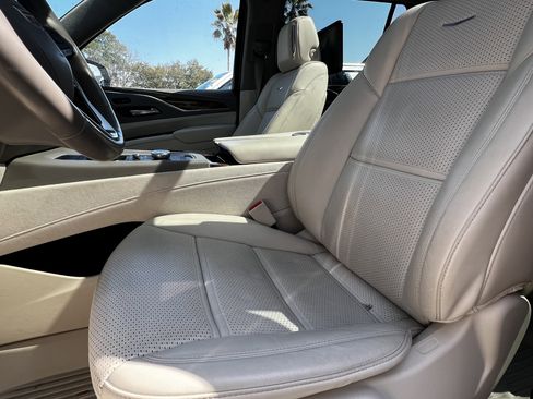 Used 2023 Cadillac Escalade ESV Premium Luxury Platinum w/ LPO, Radiant Package image 17