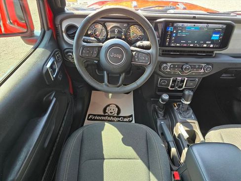 Used 2024 Jeep Wrangler Unlimited Sport AWD/4WD image 3