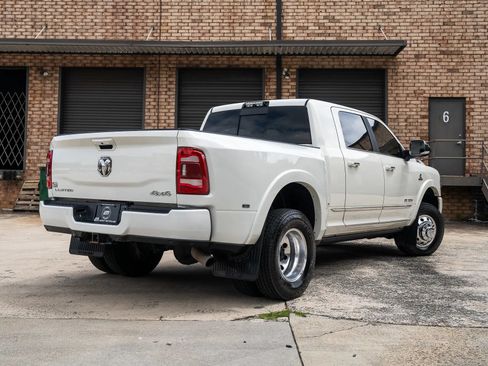 Used 2020 RAM 3500 Limited w/ Max Tow Package AWD/4WD image 2