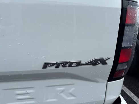Used 2023 Nissan Frontier PRO-4X w/ Technology Package AWD/4WD image 7