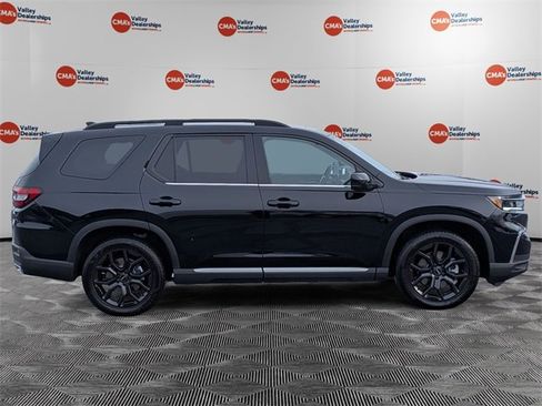 Certified 2025 Honda Pilot Touring image 4