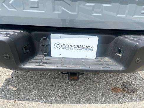 Used 2023 Nissan Frontier PRO-4X AWD/4WD image 13
