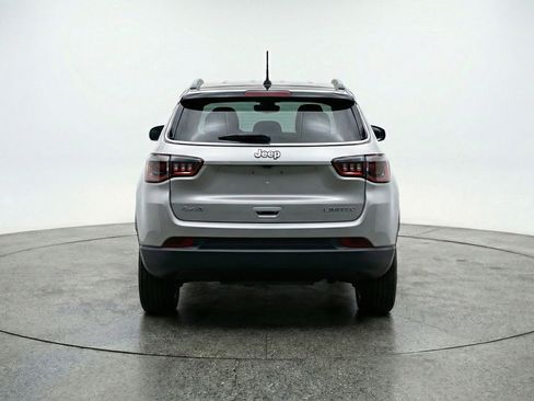 Used 2025 Jeep Compass Limited image 7