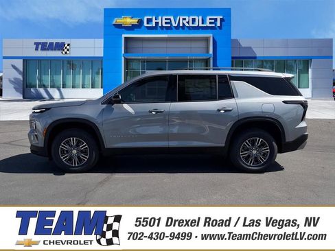 New 2026 Chevrolet Traverse LT FWD image 1