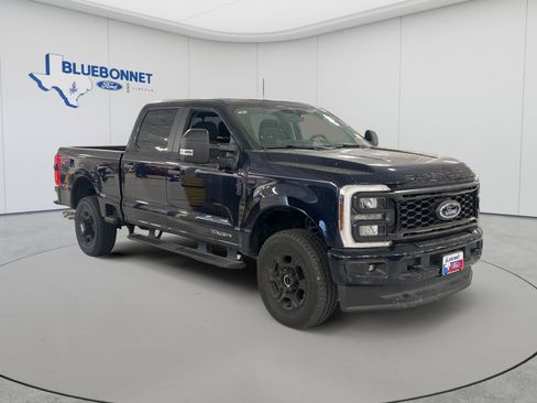 Used 2025 Ford F250 XL w/ STX Appearance Package AWD/4WD image 3