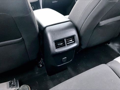 Used 2018 Chevrolet Equinox LS image 29