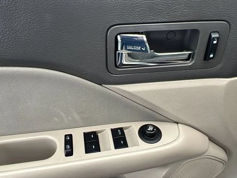 Used 2011 Ford Fusion S FWD image 14
