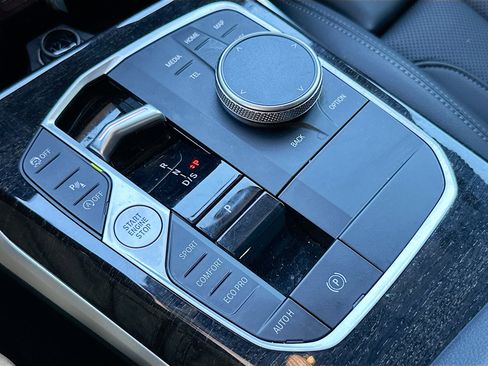 Certified 2024 BMW 330i Sedan w/ Convenience Package image 17