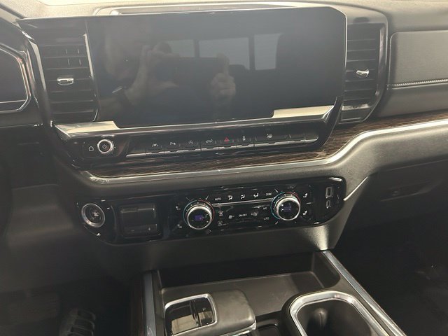 Used 2024 GMC Sierra 1500 Elevation w/ Elevation Premium Package AWD/4WD image 18