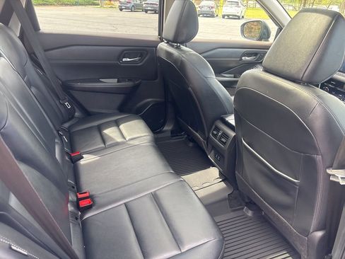 Used 2023 Nissan Rogue SL image 15