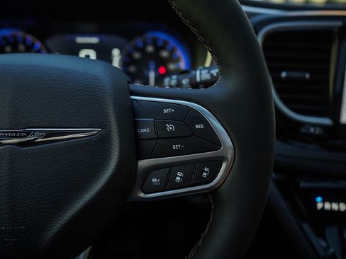 New 2026 Chrysler Pacifica Pinnacle image 22