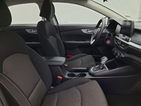 Used 2022 Kia Forte LXS w/ LXS Technology Package image 21