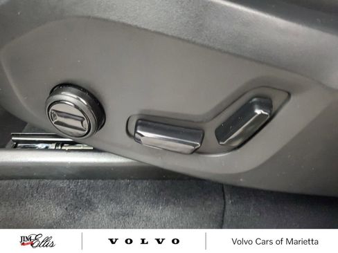 Used 2025 Volvo XC90 B6 Plus image 23